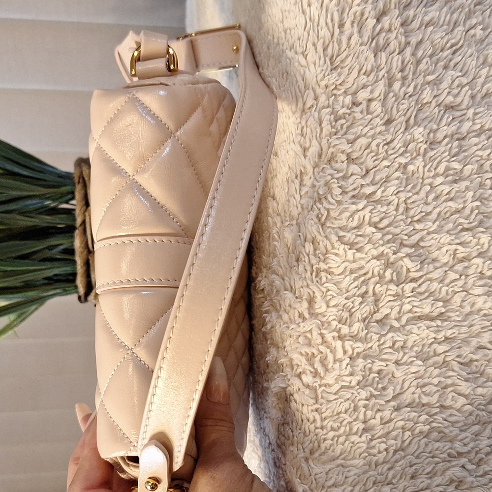Gorgeous Versace Greca Goddess Leather Bag - Picture 8 of 14
